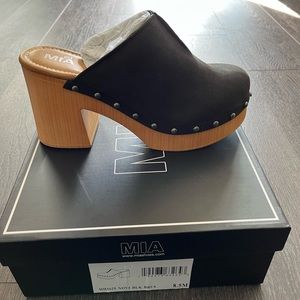 Brand new clogs. Style name: NOVI